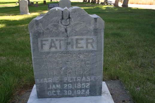 Michael Petrasek and Marie Petrasek Grave