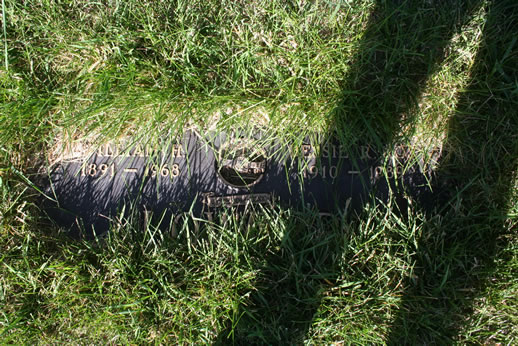 William Lowder and Bessie Lowder Grave